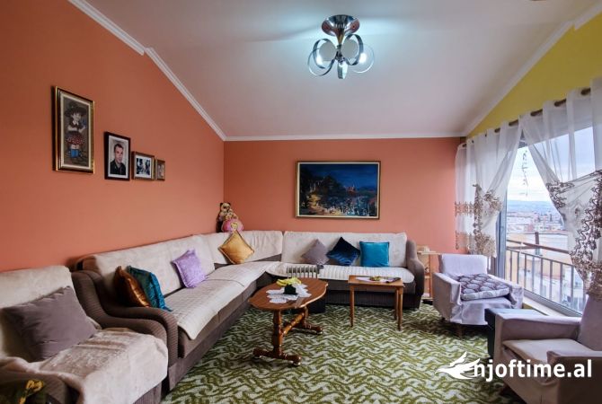 Shtepi ne shitje Apartament ne Tirane, 3+1, Mobilimi E mobiluar, Pagesa 155,000  Euro.