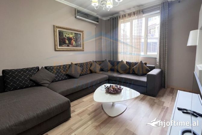 Shtepi me qera 2+1 ne Tirane - 650 Euro