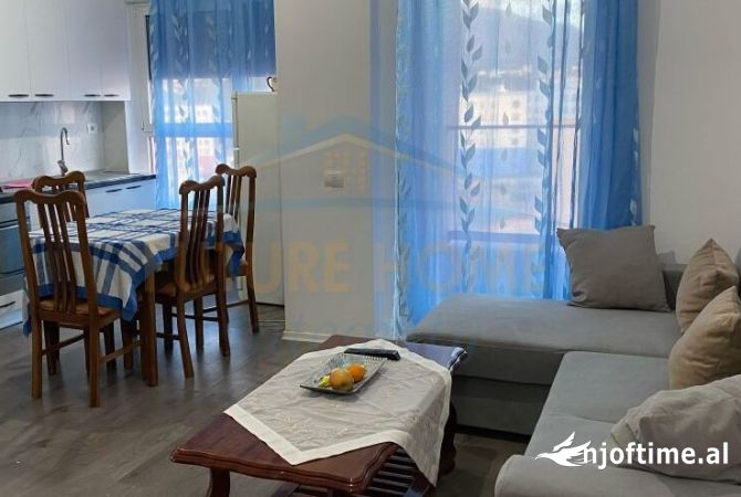Shtepi me qera 2+1 ne Tirane - 400 Euro