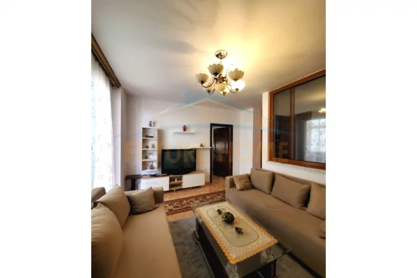 Shtepi me qera Apartament ne Tirane, 2+1, Mobilimi E mobiluar, Pagesa 600  Euro.