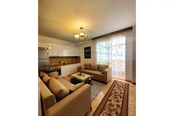 Shtepi me qera Apartament ne Tirane, 2+1, Mobilimi E mobiluar, Pagesa 600  Euro.