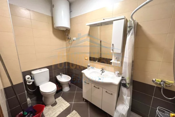 Shtepi me qera Apartament ne Tirane, 1+1, Mobilimi E mobiluar, Pagesa 550  Euro.