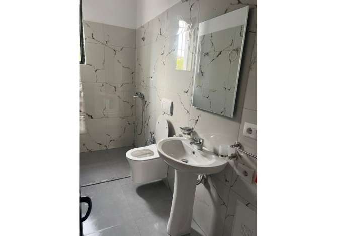 Shtepi me qera Apartament ne Tirane, 1+1, Mobilimi E mobiluar, Pagesa 40,000  Leke.