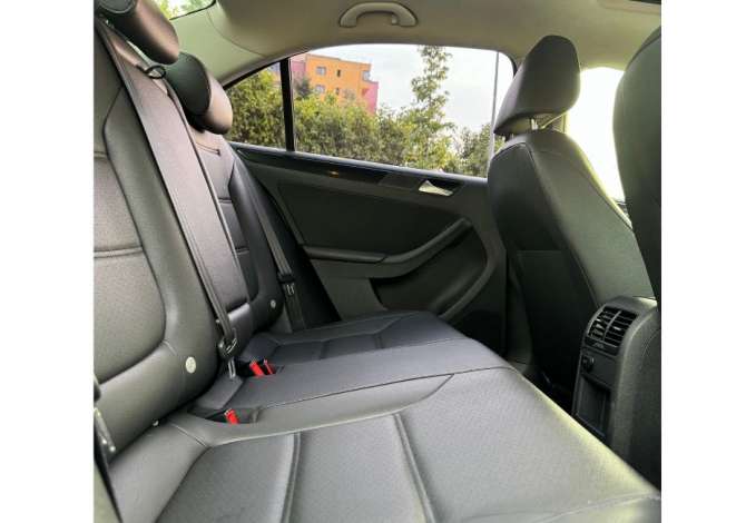  Makina me qera Volkswagen Jetta per 35 euro dita. Rinas 