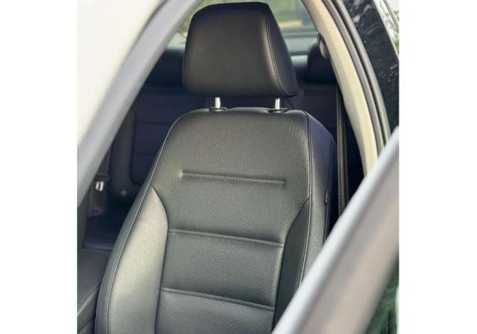  Makina me qera Volkswagen Jetta per 35 euro dita. Rinas 