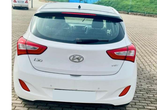 Makina me qera me cmim te lire  Makina Hyundai i30 per 35 euro dita