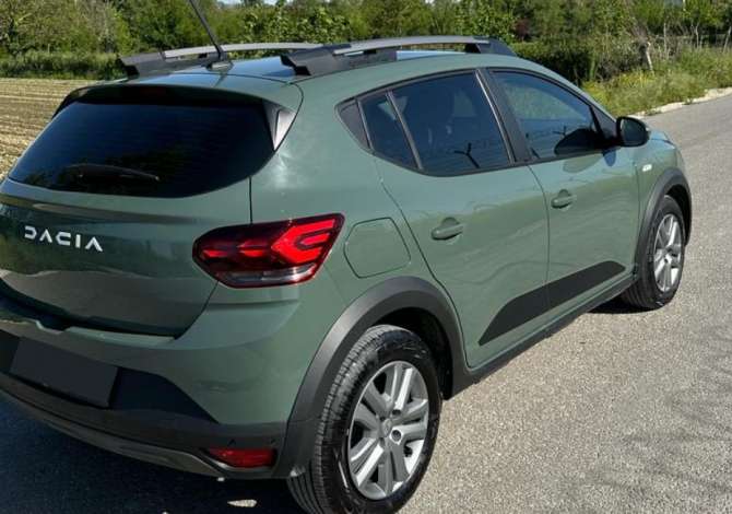 Makina me qera dacia stepway duke nisur nga 60 euro dita