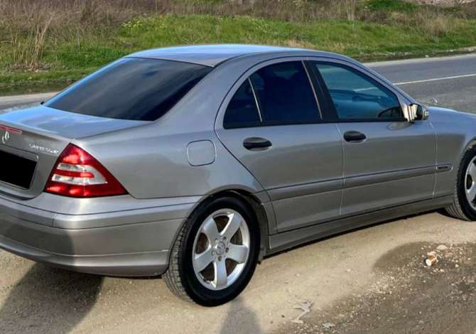 Jepet me qera makina Mercedes Benz Duke Nisur Nga 35 Euro dita  