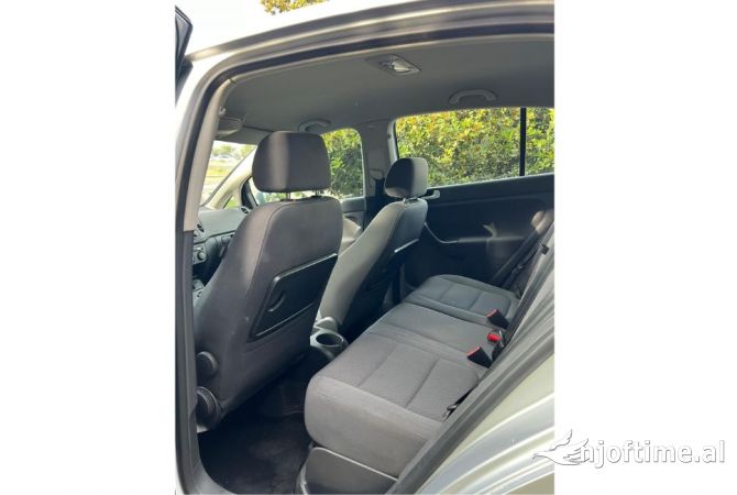 Makina me qera  ne Tirane - 25 Euro