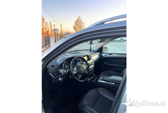 Noleggio Auto  a Tirana - 65 Euro