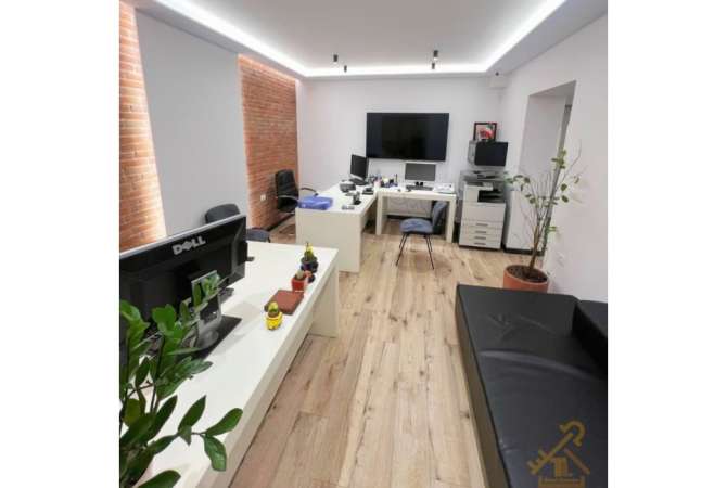 Ambient biznesi me qera 3+1 ne Tirane - 600 Euro