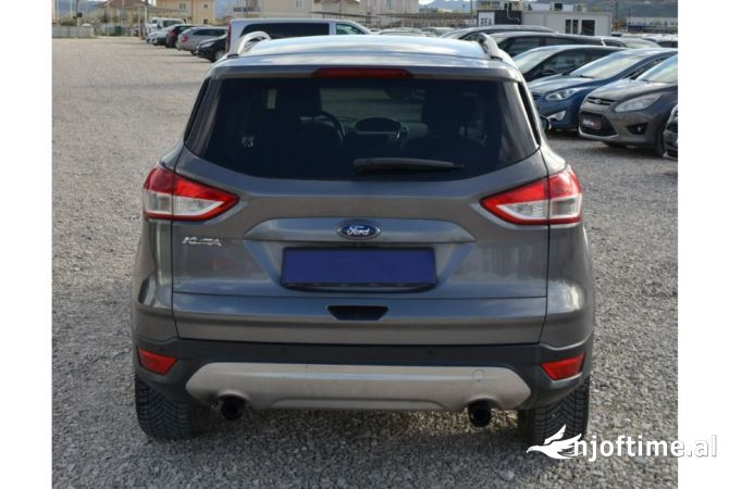Makina me qera ekonomike Ford Kuga duke nisur nga 39 euro dita