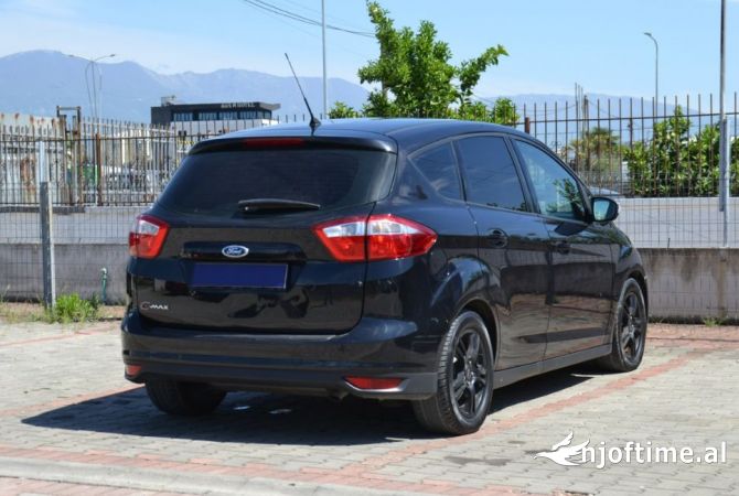 Makine ekonomike Ford C Max me qera duke nisur nga 35 euro dita , Airport 