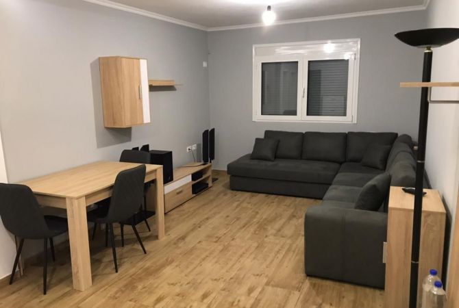 Shtepi me qera 2+1 ne Tirane - 600 Euro