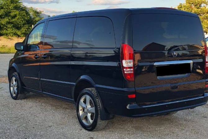 Makina me qera Mercedes Benz Vianno duke nisur nga 100 euro dita