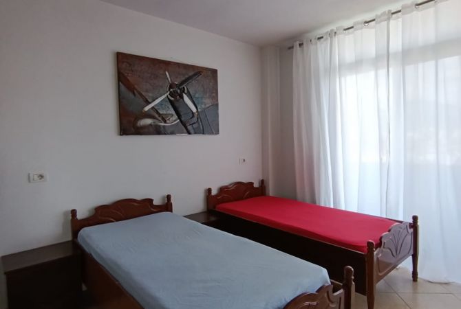 Shtepi me qera Apartament ne Tirane, 2+1, Mobilimi E mobiluar, Pagesa 400  Euro.