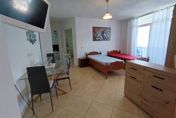 Shtepi me qera Apartament ne Tirane, 2+1, Mobilimi E mobiluar, Pagesa 400  Euro.