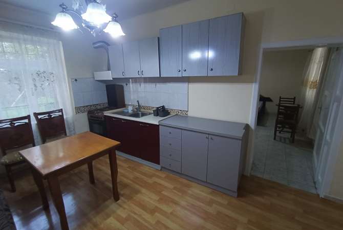 Shtepi me qera 2+1 ne Tirane - 11,250 Leke