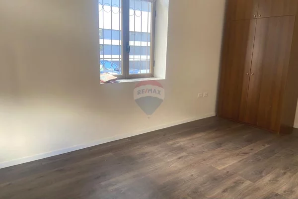 Business Property for Rent 1+1 in Tirana - 1,000 Euro