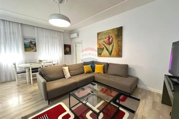 Shtepi me qera 2+1 ne Tirane - 70,000 Leke