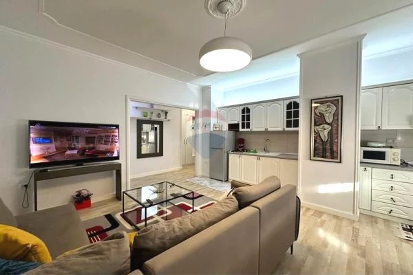 Shtepi me qera 2+1 ne Tirane - 70,000 Leke