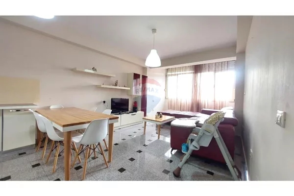 Shtepi me qera 2+1 ne Tirane - 55,000 Leke