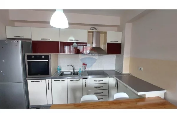 Shtepi me qera 2+1 ne Tirane - 55,000 Leke