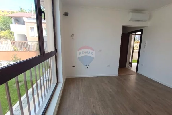 Shtepi me qera Vila Luksoze ne Tirane, 7+1, Mobilimi Bosh, pa mobiluar, Pagesa 3,000  Euro.