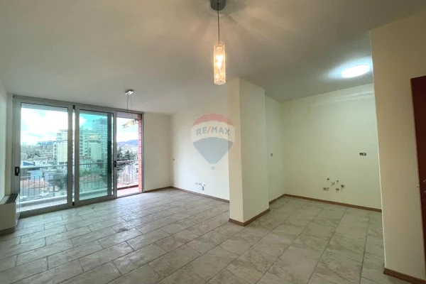 Ambient biznesi me qera 1+1 ne Tirane - 1,200 Euro