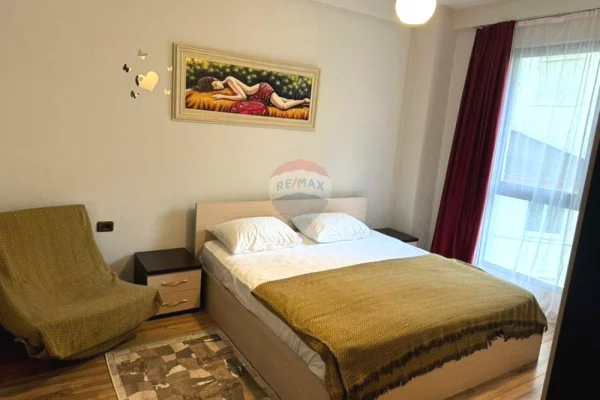 Shtepi me qera Apartament ne Tirane, 2+1, Mobilimi E mobiluar, Pagesa 800  Euro.