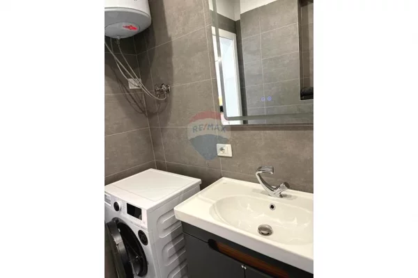 Shtepi me qera Apartament ne Tirane, 1+1, Mobilimi E mobiluar, Pagesa 75,000  Leke.