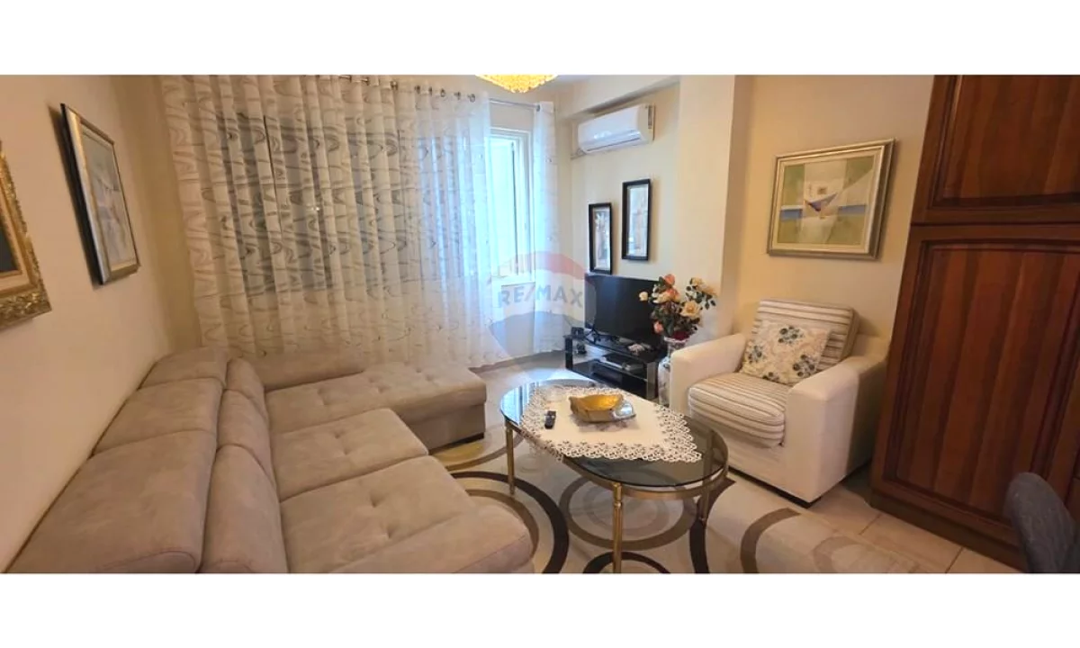 Shtepi me qera Apartament ne Tirane, 1+1, Mobilimi E mobiluar, Pagesa 750  Euro.