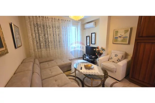 Shtepi me qera 1+1 ne Tirane - 750 Euro