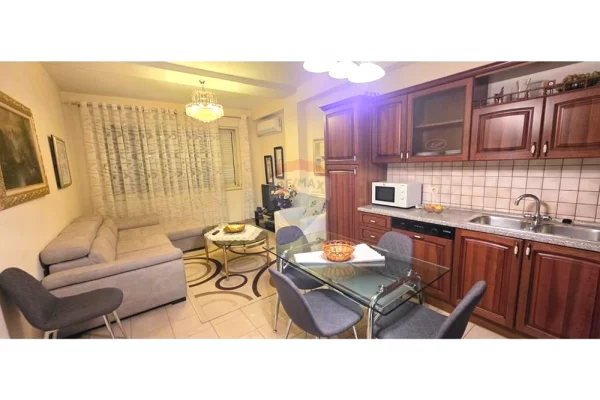 Shtepi me qera 1+1 ne Tirane - 750 Euro