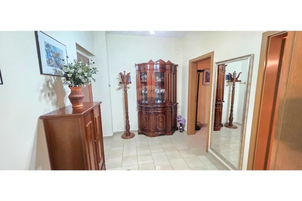 Shtepi me qera Apartament ne Tirane, 1+1, Mobilimi E mobiluar, Pagesa 750  Euro.