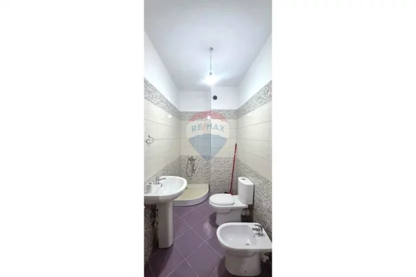 Apartment for sale in Tirana 1+1, Emty