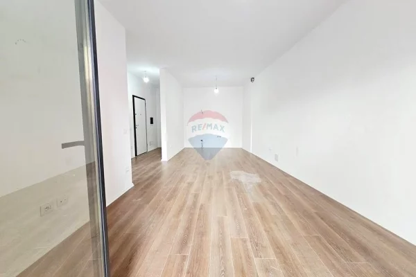 Zyre - Per Qira - Rruga e Kavajes, Tirane