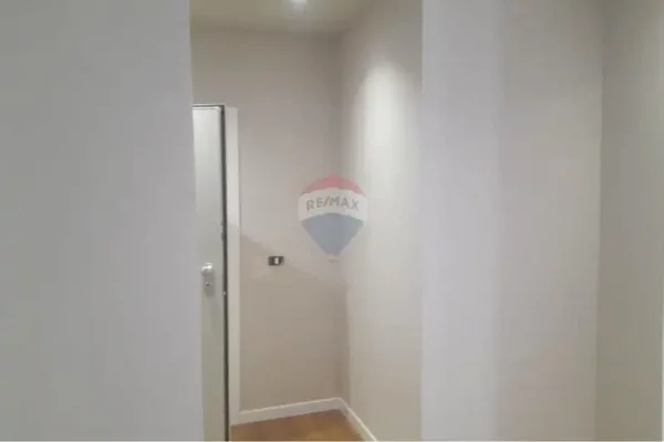 Business Property for Rent 3+1 in Tirana - 1,000 Euro