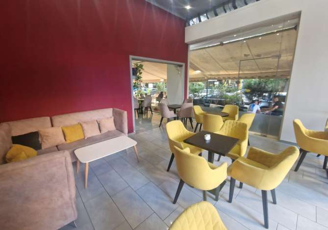 Jepet me qera ambjent per lokal,aktualisht ne gjendje pune,ne Yzberisht prane Bulevardit te Ri,ne nj