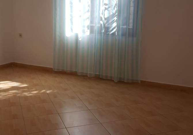 Shtepi me qera Apartament ne Tirane, 2+1, Mobilimi Bosh, pa mobiluar, Pagesa 30,000  Leke.