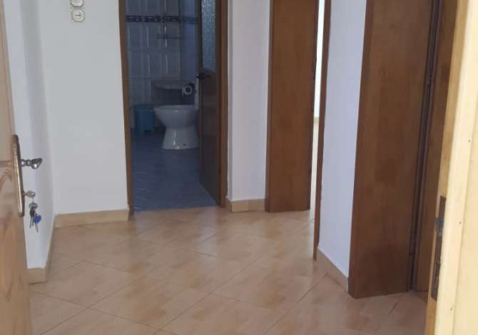 Shtepi me qera Apartament ne Tirane, 2+1, Mobilimi Bosh, pa mobiluar, Pagesa 30,000  Leke.