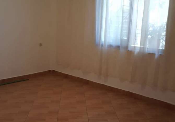 Shtepi me qera Apartament ne Tirane, 2+1, Mobilimi Bosh, pa mobiluar, Pagesa 30,000  Leke.