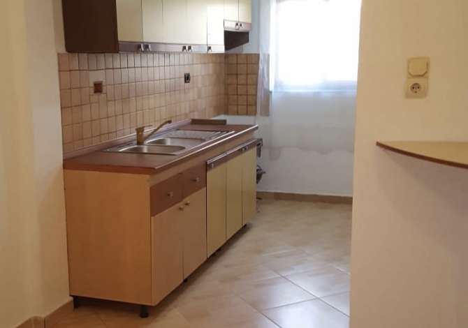 Shtepi me qera Apartament ne Tirane, 2+1, Mobilimi Bosh, pa mobiluar, Pagesa 30,000  Leke.