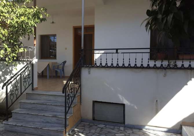 Shtepi me qera Apartament ne Tirane, 2+1, Mobilimi Bosh, pa mobiluar, Pagesa 30,000  Leke.