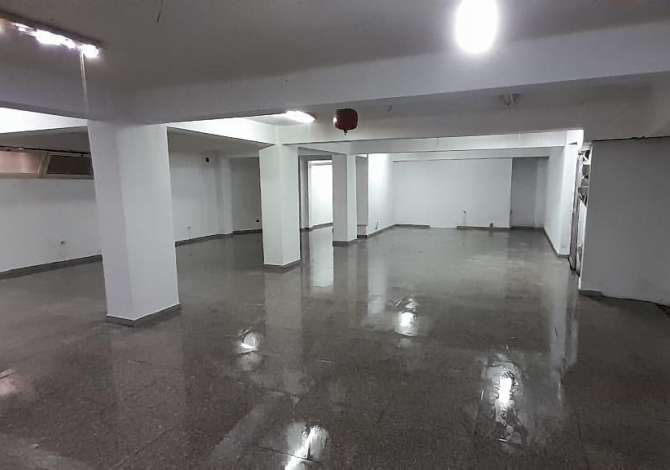 Ambjent 200m2 me qera (Mine Peza Qender)