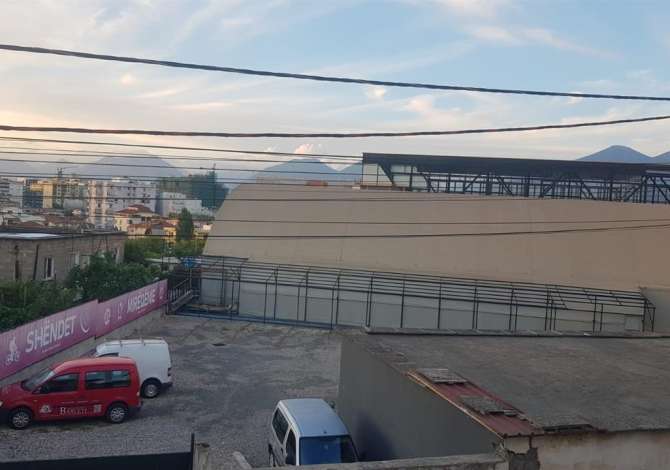 Truall ose Toke ne Tirane - 700,000 Euro