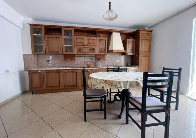 Shtepi me qera 3+1 ne Tirane - 40,000 Leke