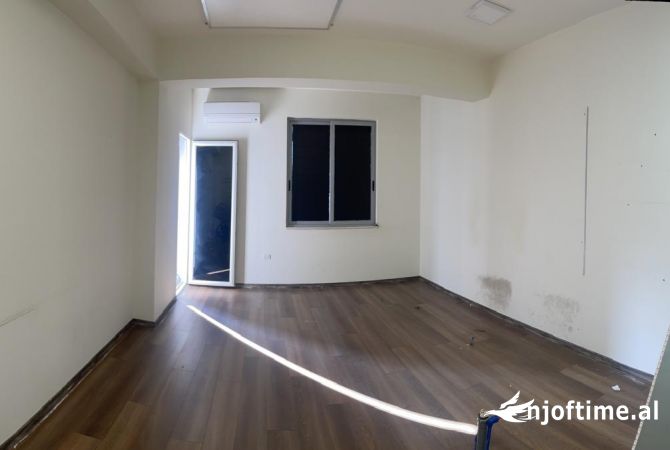 Shtepi me qera 2+1 ne Tirane - 550 Euro