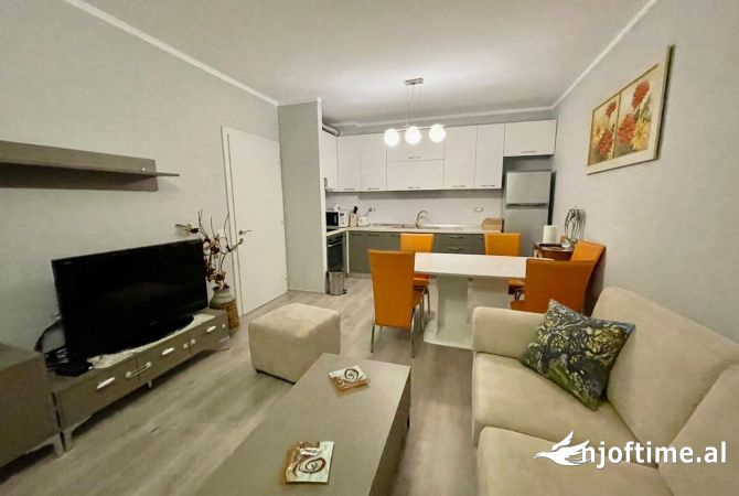 Shtepi me qera 2+1 ne Tirane - 650 Euro
