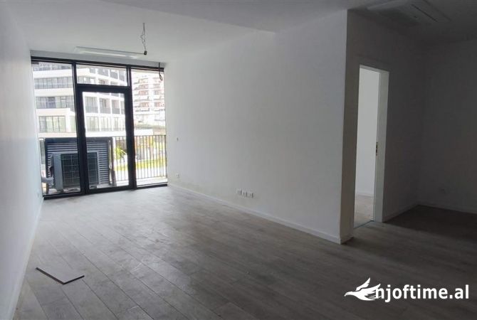 Ambient biznesi me qera 3+1 ne Tirane - 1,300 Euro